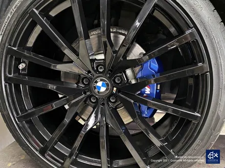 BMW G05 X5 30d 휠수리 불량 기존 페인트 도막 제거 (약품박리) 후 블랙유광 휠도색 + 블루 캘리퍼 도색 / 용인 처인구