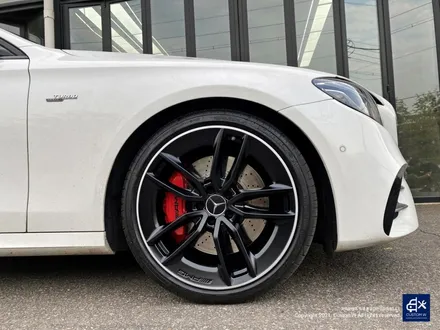벤츠 E53 AMG 휠수리 후 블랙 실버 투톤 무광 휠도색 + 레드 캘리퍼 도색 / 용인 처인구