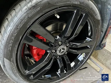 벤츠 GLK220 휠수리 후 블랙유광 휠도색 + 부식 제거 후 레드 캘리퍼 도색 / 용인 처인구