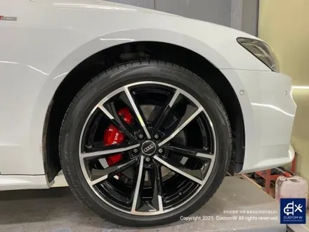 아우디 A7 50TDI 20인치 휠 상처 수리 후, 다이아몬드 커팅 가공을 이용한 블랙 폴리시 휠 커스텀 도색 작업 그리고 레드 캘리퍼 도색 작업까지_! / 용인 처인구