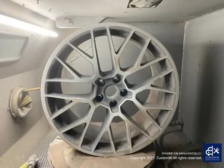 포르쉐 마칸 S 20인치 스파이더 타 업체 잘못된 수리 이력  사틴 블랙 ( JET BLACK / 무광 검정) 휠도색 그리고 레드 캘리퍼 도색 작업까지_! \