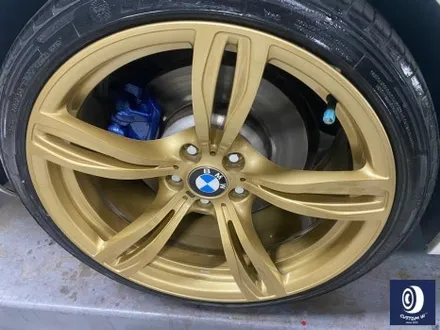 타 업체 잘못된 수리 도색 이력이 있는 BMW 640i 약품 박리 / 페인트 제거 후, 골드 휠 도색 + 엄청난 부식 제거 후, 블루 컬러 캘리퍼 도색으로 부식 방지까지_! / 용인 처인구
