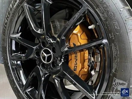 벤츠 GLC43 AMG 휠수리 후 블랙유광 휠도색 + 카본 세라믹 골드 캘리퍼 도색 / 용인 처인구