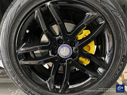벤츠 GLA200d 블랙유광 휠도색 + 옐로우 캘리퍼 도색 / 용인 처인구