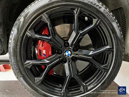 BMW G06 X6 블랙유광 휠도색 + 레드 캘리퍼 도색 / 용인 처인구