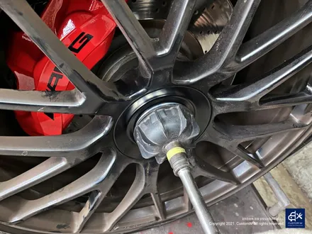 벤츠 C63 AMG 쿠페 휠수리 후 무광블랙 휠도색 + 레드 캘리퍼 도색 / 용인 처인구