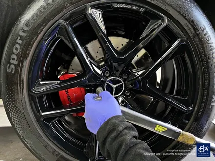 벤츠 GLE53 AMG 잘 못된 휠수리 박리 제거 후, 블랙유광 휠도색 + 레드 캘리퍼 도색 / 용인 처인구