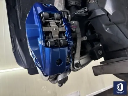 BMW 휠.. 왜 이렇게 만들까... 휠에 장착된 플라스틱 커버는 무슨 의미가 있나? 경량화? 디자인? 신형 740D 신0차 출고 작업 휠 커버 + 휠 블랙 도색 + 캘리퍼  도색 / 용인 처인구