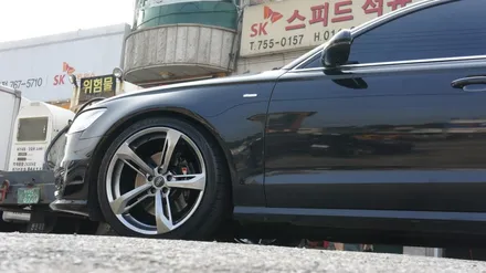잘 못 된 휠도색으로 인한 아우디 A6 차량의 19인치 휠 고스트크롬으로 다시 도색. / 용인 처인구