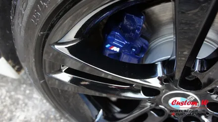 BMW 420D 그란쿠페 차량을 더욱 스포티하게! 블랙유광 휠도색과 블루 캘리퍼도색. / 용인 처인구