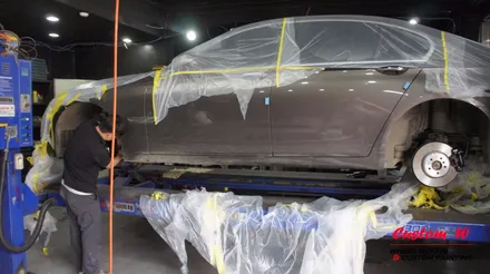 BMW F01 7시리즈 여전히 위엄있는 모습을 위해 고스트크롬 휠도색. 방청효과와 드레스업을 위한 블랙 캘리퍼도색. / 용인 처인구