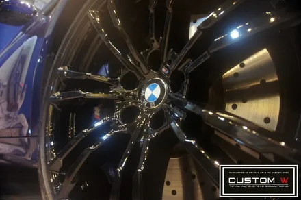 BMW 신형 M5 (F90) 휠상처 수리후,블랙유광 휠도색. / 용인 처인구