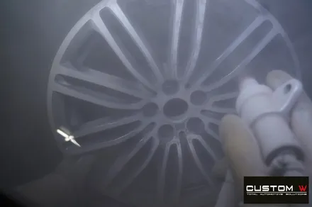 꾸준히 입고 되는 BMW 530i 19인치 664M 휠 상처 수리 후, 블랙유광 휠도색. / 용인 처인구