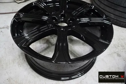 볼보 XC60 휠 상처 수리 후 블랙유광 휠도색 + 카본 세라믹 골드 캘리퍼 도색 / 용인 처인구