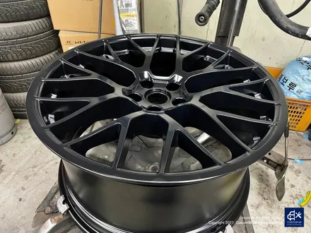 포르쉐 마칸 GTS 휠수리 후 젯블랙 휠도색 / 용인 처인구