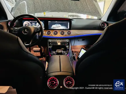 벤츠 W213 E220d 와이드콕핏, 송풍구 앰비언트 순정 옵션 설치. / 용인 처인구