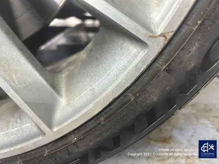 벤츠 E450 쿠페 마차휠 상처 수리 후, 블랙 실버 투톤 유광 휠도색 + 오렌지 캘리퍼 도색 ( 많은 상처의 휠 수리  그리고 지저분한 캘리퍼까지 깔끔하게 도색_! ) / 용인 처인구