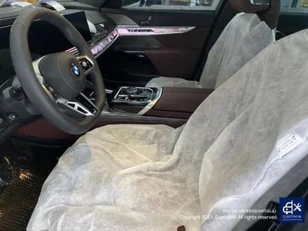 따끈따끈한 신차~(미등록 차량 / 번호판 미장착) BMW G70 740D 블랙 유광 휠 4개+휠 커버 20개 총 24개 도색 +  블루 캘리퍼 도색 / 용인 처인구
