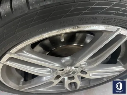 벤츠 CLA220 휠 상처 수리 후, 블랙 유광 휠도색 + 부식 제거 후, 카본 세라믹 브레이크에 적용되는 골드 컬러 캘리퍼 도색_! / 용인 처인구