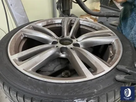 BMW F30 330i 442M 19인치 휠 상처 수리 및 부식 제거 /  약품 박리 ( 페인트 제거) 후, 블랙 + 실버 투톤 휠도색 / 용인 처인구
