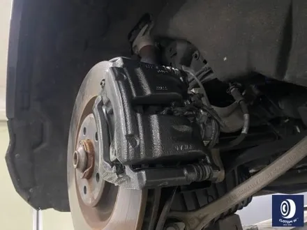아우디 Q7 55TFSI 플라스틱 커버가 장착된 21인치 휠 블랙 유광 휠도색 + 부식 제거 후, 건메탈 그레이 캘리퍼 도색 / 용인 처인구
