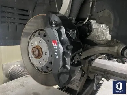 아우디 Q7 55TFSI 플라스틱 커버가 장착된 21인치 휠 블랙 유광 휠도색 + 부식 제거 후, 건메탈 그레이 캘리퍼 도색 / 용인 처인구