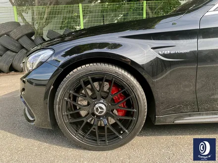 벤츠 C63AMG 하이그로시 블랙(검정 유광) 휠도색 + 레드 캘리퍼 도색 / 용인 처인구