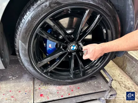 BMW 6GT 620d 647M 휠수리 후 블랙유광 휠도색 + 블루 캘리퍼 도색 / 용인 처인구
