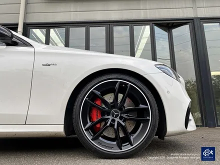 벤츠 E53 AMG 휠수리 후 블랙 실버 투톤 무광 휠도색 + 레드 캘리퍼 도색 / 용인 처인구