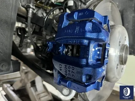 BMW 휠.. 왜 이렇게 만들까... 휠에 장착된 플라스틱 커버는 무슨 의미가 있나? 경량화? 디자인? 신형 740D 신0차 출고 작업 휠 커버 + 휠 블랙 도색 + 캘리퍼  도색 / 용인 처인구