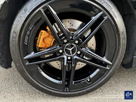 벤츠 A45 AMG 휠수리 후 블랙유광 휠도색 + 카본 세라믹 골드 캘리퍼 도색 / 용인 처인구