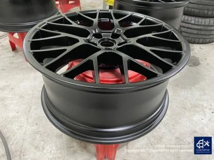 포르쉐 마칸 S 20인치 스파이더 타 업체 잘못된 수리 이력  사틴 블랙 ( JET BLACK / 무광 검정) 휠도색 그리고 레드 캘리퍼 도색 작업까지_! \