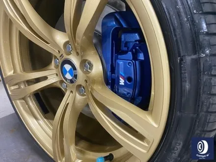 타 업체 잘못된 수리 도색 이력이 있는 BMW 640i 약품 박리 / 페인트 제거 후, 골드 휠 도색 + 엄청난 부식 제거 후, 블루 컬러 캘리퍼 도색으로 부식 방지까지_! / 용인 처인구