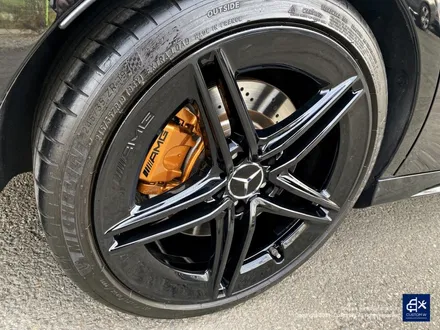 벤츠 A45 AMG 휠수리 후 블랙유광 휠도색 + 카본 세라믹 골드 캘리퍼 도색 / 용인 처인구