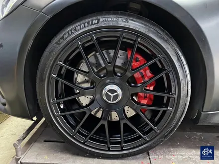 벤츠 C63 AMG 쿠페 휠수리 후 무광블랙 휠도색 + 레드 캘리퍼 도색 / 용인 처인구