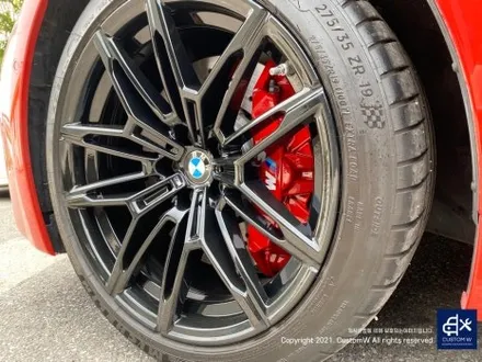 너무 멋진 토론토 레드 컬러 BMW G87 M2 스페셜 에디션   930M 휠 블랙 유광 도색 + 레드 캘리퍼 도색_! / 용인 처인구