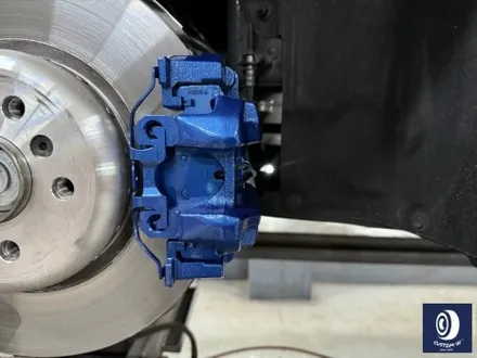 BMW 휠.. 왜 이렇게 만들까... 휠에 장착된 플라스틱 커버는 무슨 의미가 있나? 경량화? 디자인? 신형 740D 신0차 출고 작업 휠 커버 + 휠 블랙 도색 + 캘리퍼  도색 / 용인 처인구
