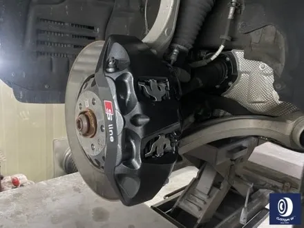 아우디 Q7 55TFSI 플라스틱 커버가 장착된 21인치 휠 블랙 유광 휠도색 + 부식 제거 후, 건메탈 그레이 캘리퍼 도색 / 용인 처인구