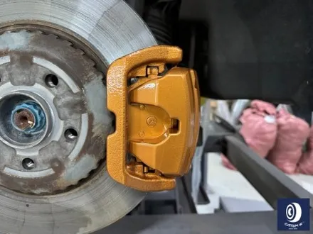 벤츠 W213 E43 AMG 휠 상처 수리 후 사틴 블랙 (무광 검정 / 매트 블랙) 휠 복원 도색 + 카본 세라믹 골드 캘리퍼 도색 / 용인 처인구