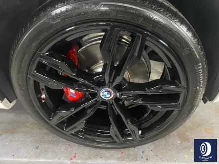 BMW X3 M40i 718M 21인치 휠 상처 수리 후, 블랙 유광 휠도색 + 레드 캘리퍼 도색 / 용인 처인구
