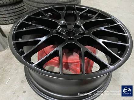 포르쉐 마칸 S 20인치 스파이더 타 업체 잘못된 수리 이력  사틴 블랙 ( JET BLACK / 무광 검정) 휠도색 그리고 레드 캘리퍼 도색 작업까지_! \