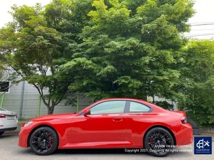 너무 멋진 토론토 레드 컬러 BMW G87 M2 스페셜 에디션   930M 휠 블랙 유광 도색 + 레드 캘리퍼 도색_! / 용인 처인구