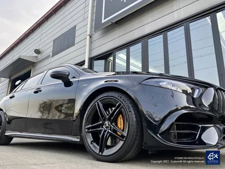벤츠 A45 AMG 휠수리 후 블랙유광 휠도색 + 카본 세라믹 골드 캘리퍼 도색 / 용인 처인구