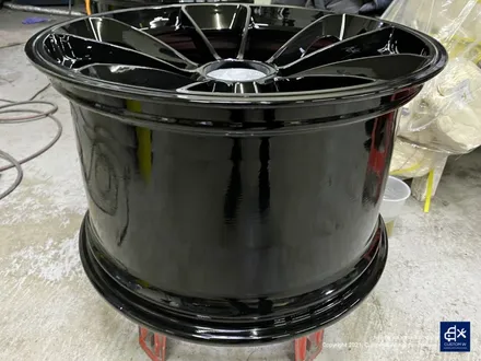 포르쉐 911(991 MK1) 카레라 GT3 센터락 휠 잘못된 도색 박리 후 블랙유광 휠도색 + 블루 캘리퍼 도색 / 용인 처인구