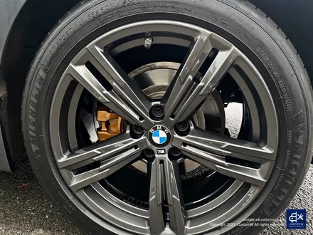 BMW G20 320d 휠수리 후 건메탈 유광 휠도색 + 카본 세라믹 골드 캘리퍼 도색 / 용인 처인구