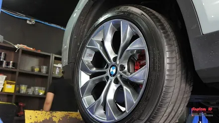 BMW X4의 림 프로텍터의 약간은 불편한 진실과 고스트크롬 휠도색 그리고 캘리퍼 레드 도색. / 용인 처인구