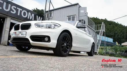 여성이 타기에도 딱 좋은 BMW 118D차량의 블랙유광 휠도색. / 용인 처인구