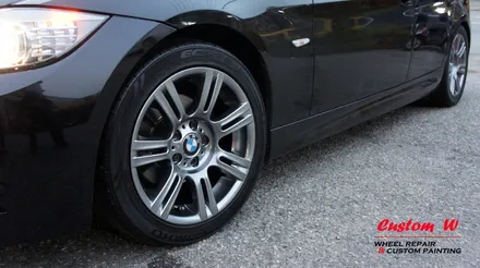 BMW E90 3시리즈 각기 다른 컬러 차량의 M팩 휠의 고스트크롬 휠도색. / 용인 처인구
