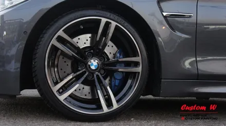 일반적인 다이아몬드컷팅 휠의 마감과는 조금 다른 BMW M4의 19인치 다이아몬드컷팅 휠수리. / 용인 처인구