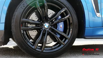 커스텀W를 찾아온 헤비급이지만 M! BMW X6M 차량의 블랙유광 휠도색. / 용인 처인구